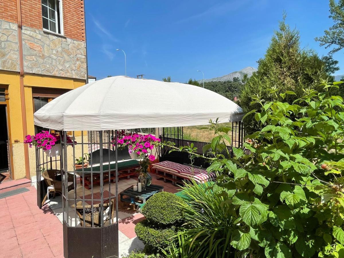 Hostel Arenos Velilla del Rio Carrion Zewnętrze zdjęcie
